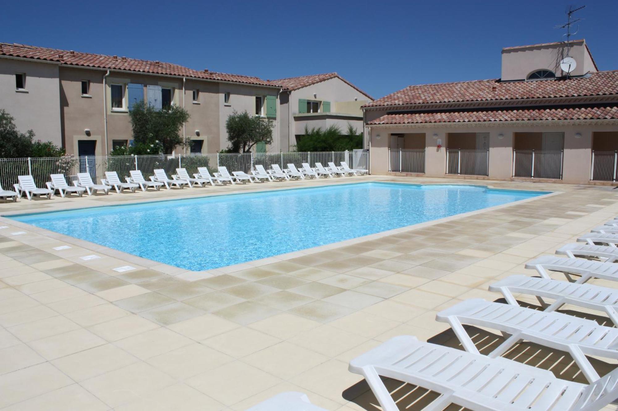 Pleasant Gite, With Collective Heated Swimming Pool, In The Heart Of The Alpilles In Mouries, 4/6 People. Villa Bagian luar foto