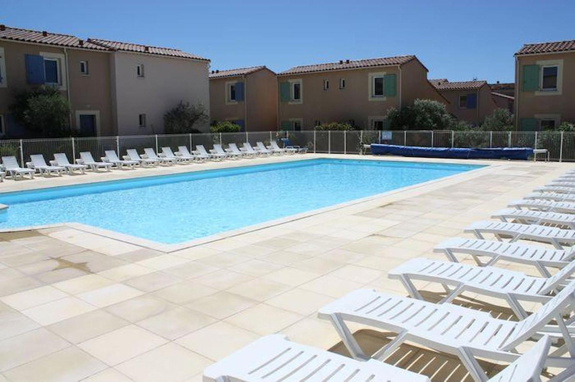 Pleasant Gite, With Collective Heated Swimming Pool, In The Heart Of The Alpilles In Mouries, 4/6 People. Villa Bagian luar foto