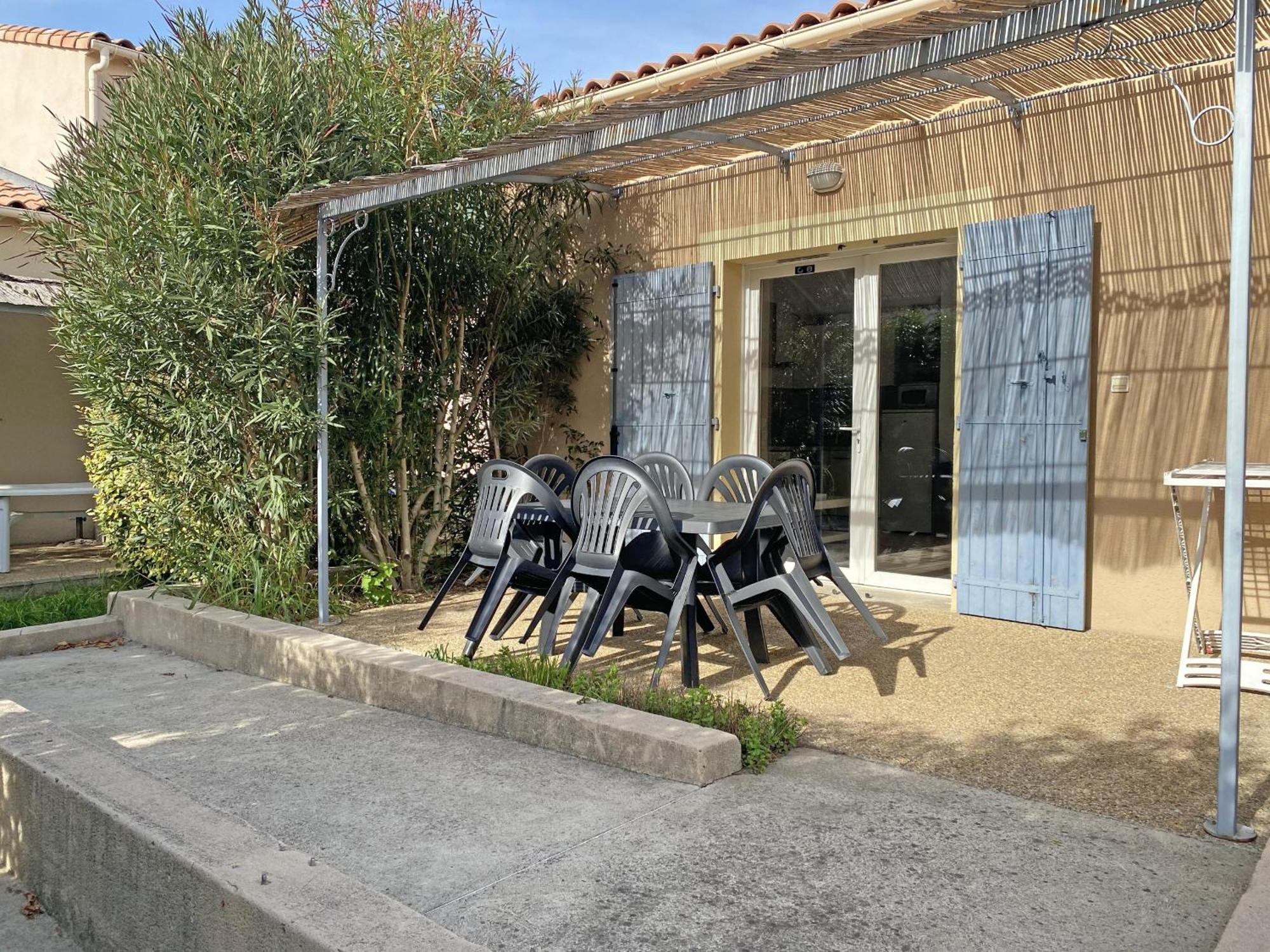 Pleasant Gite, With Collective Heated Swimming Pool, In The Heart Of The Alpilles In Mouries, 4/6 People. Villa Bagian luar foto